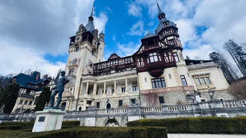 Excursion d'une journée dans les châteaux de Transylvanie : Peles, Cantacuzino et Bran