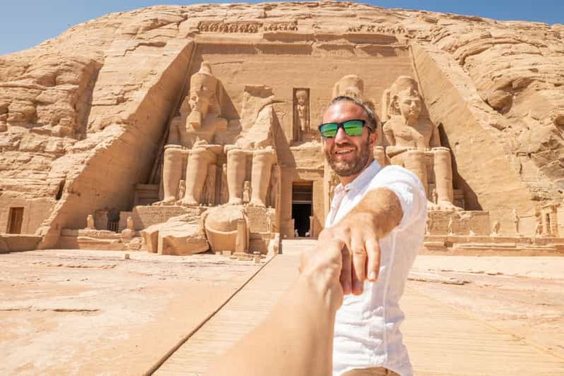 Assouan : Visite privée du temple d'Abou Simbel et du village nubien