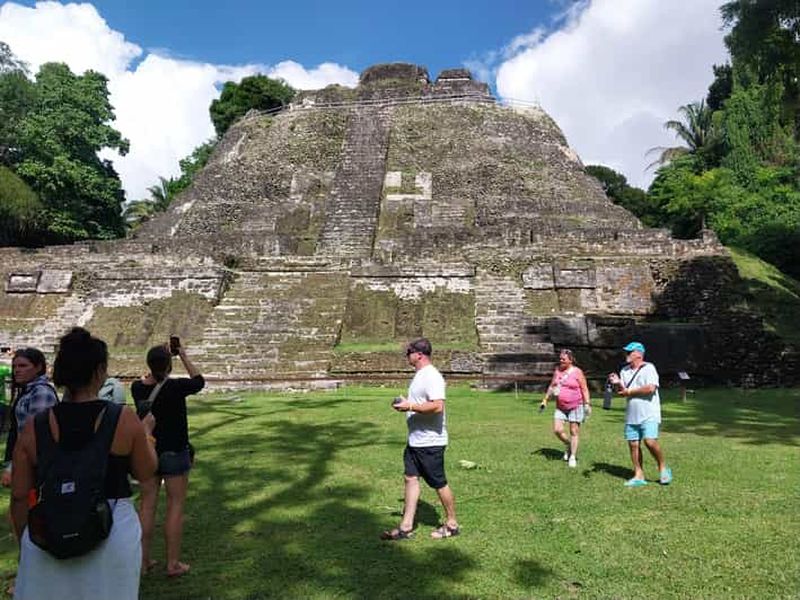 Lamanai : ruines mayas et sortie en bateau sur la rivière