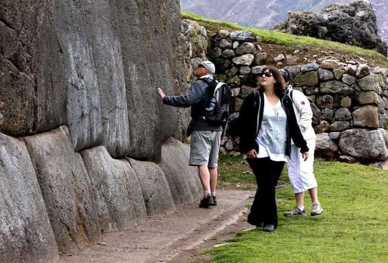 Visite d'une demi-journée de la ville de Cuzco, Sacsayhuamán et Qenqo