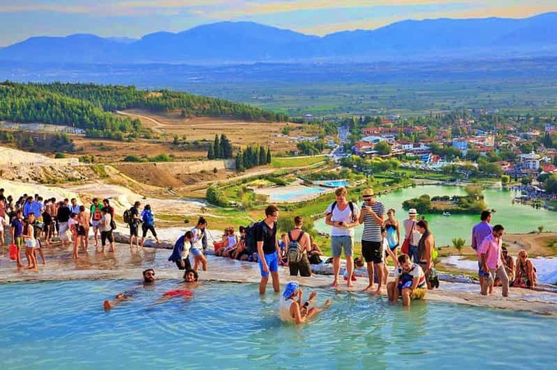 Au départ de Kusadasi : Pamukkale & Hierapolis Tour avec billet d'entrée