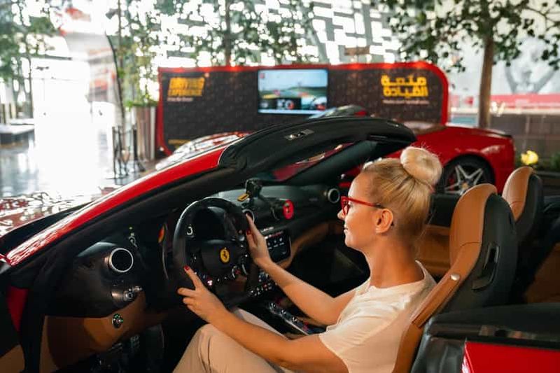 Abu Dhabi : billet d'entrée au Ferrari World et expérience de conduite