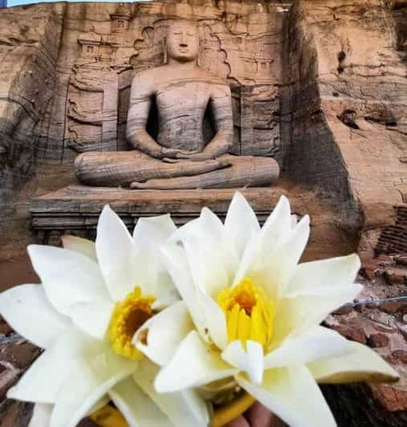 Exclusif : visite guidée de l'ancienne ville de Polonnaruwa en tuk-tuk !