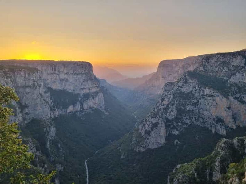 Explorez Zagori et les gorges de Vikos : randonnée de 5 jours depuis Athènes