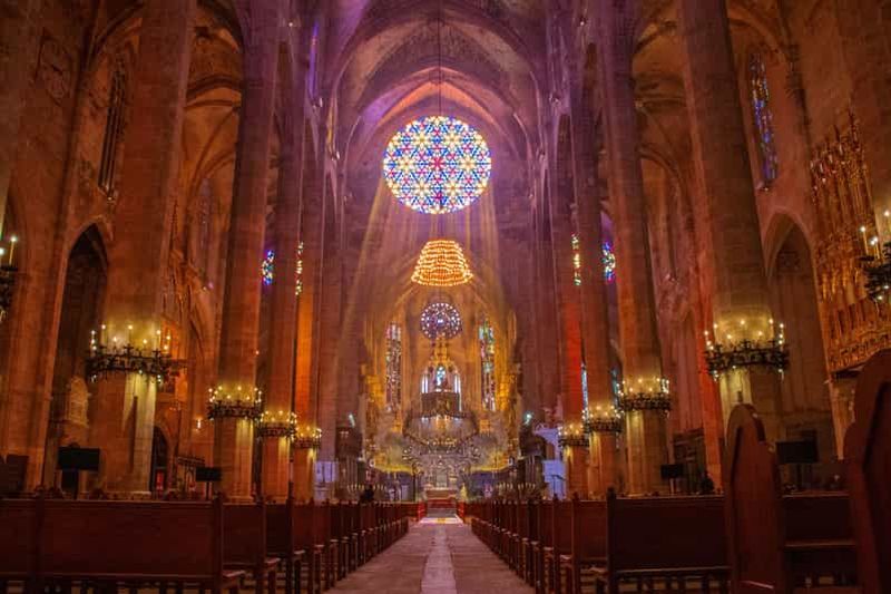 Majorque : visite de la cathédrale, vue sur le château de Bellver et ensaïmada