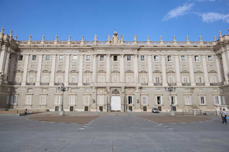 Madrid : visite guidée du palais royal et de la cathédrale de l’Almudena