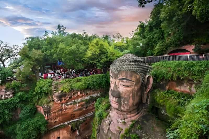 Depuis Chengdu : excursion au bouddha géant de Leshan en train à grande vitesse
