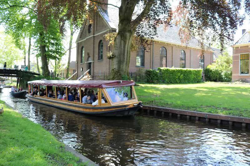 Giethoorn : Croisière sur le canal du village et du parc national avec café