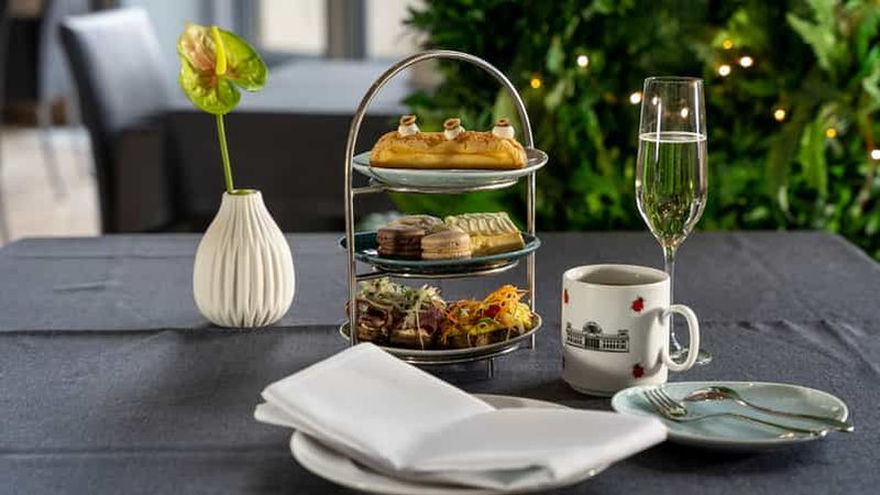 Apéritif sur le toit du restaurant Reichstag Käfer