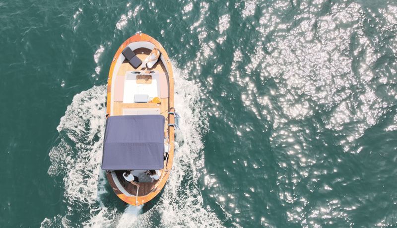 Billet Naples : Tour en bateau du Castel dell'Ovo avec plongée en apnée et apéritif