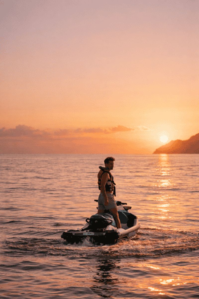 Excursion en jet ski au coucher du soleil : plage de Formentor et baie de Puerto Pollença