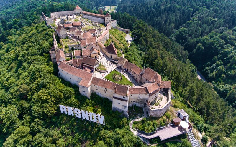 Coupe-file : Visite guidée du Château de Bran, du Château de Peles et de la Forteresse de Rasnov