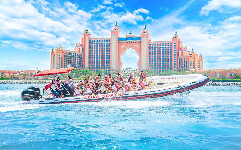Excursion en bateau « Love Boats » à Palm Jumeirah (60/75/90 minutes)