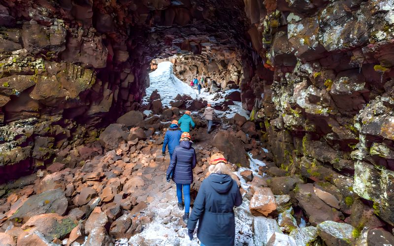 Depuis Reykjavík : Visite guidée du tunnel de lave de Raufarhólshellir avec navettes