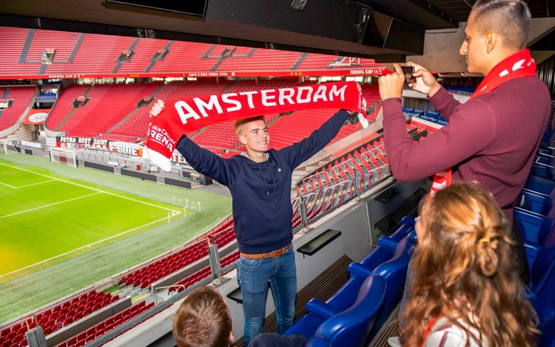 Visite VIP du stade Johan Cruijff ArenA avec une boisson et une écharpe