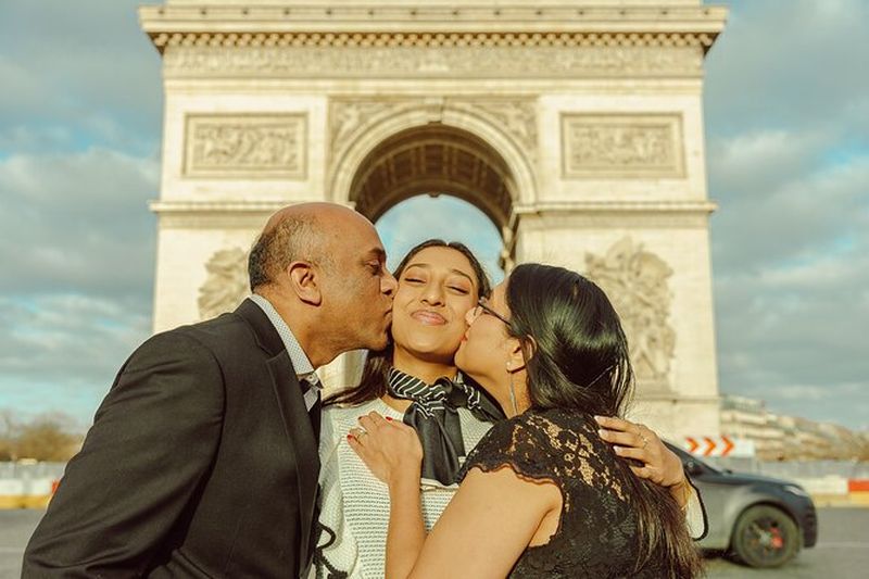 Séance photo professionnelle à l'Arc de Triomphe de Paris