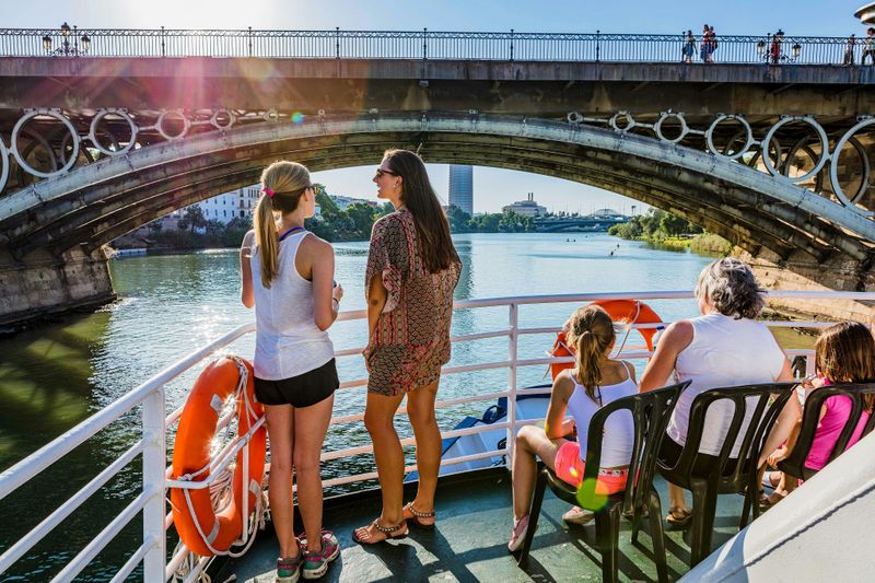 Offre : bus touristique, croisière sur le Guadalquivir et visite guidée de Séville