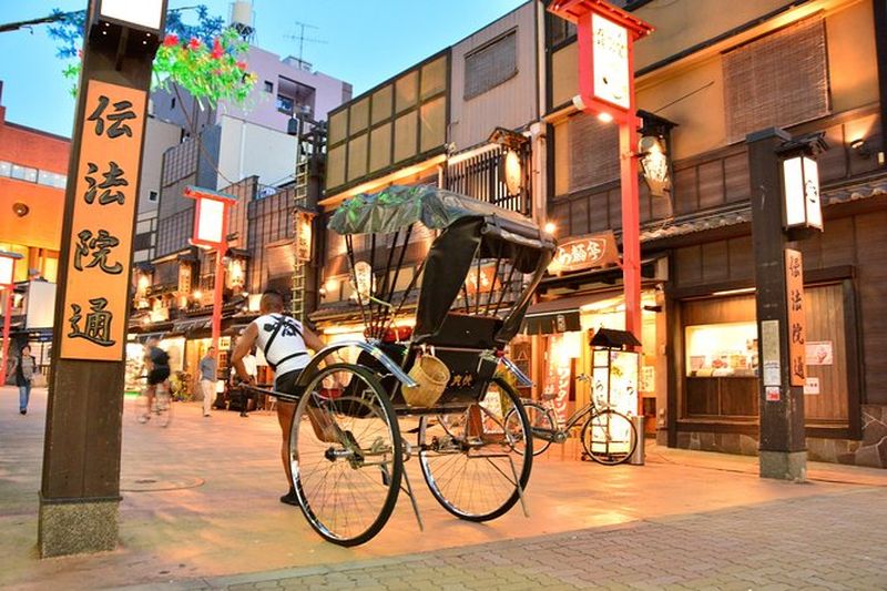 Balade en rickshaw dans le quartier d'Asakusa à Tokyo