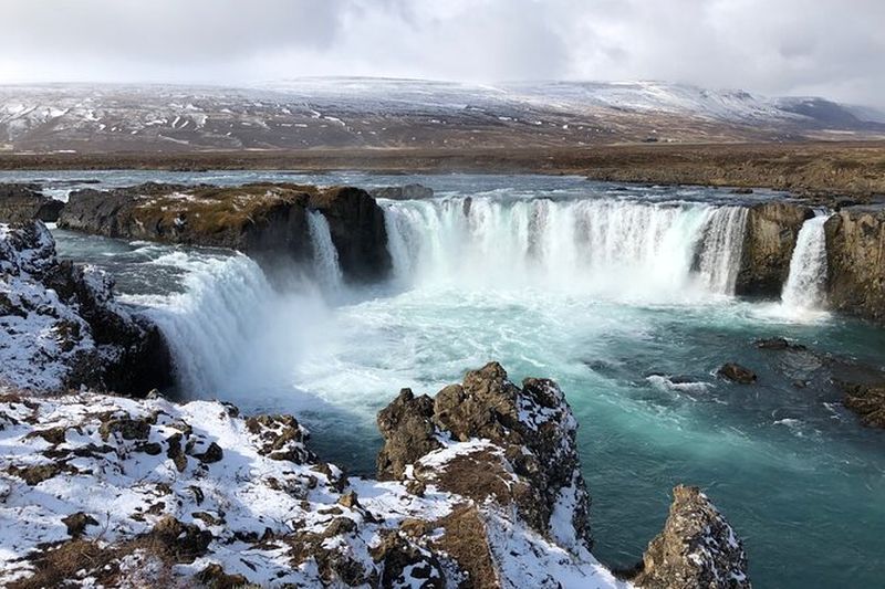 Excursion à la cascade de Godafoss et au lac Mývatn pour les croisiéristes à Akureyri