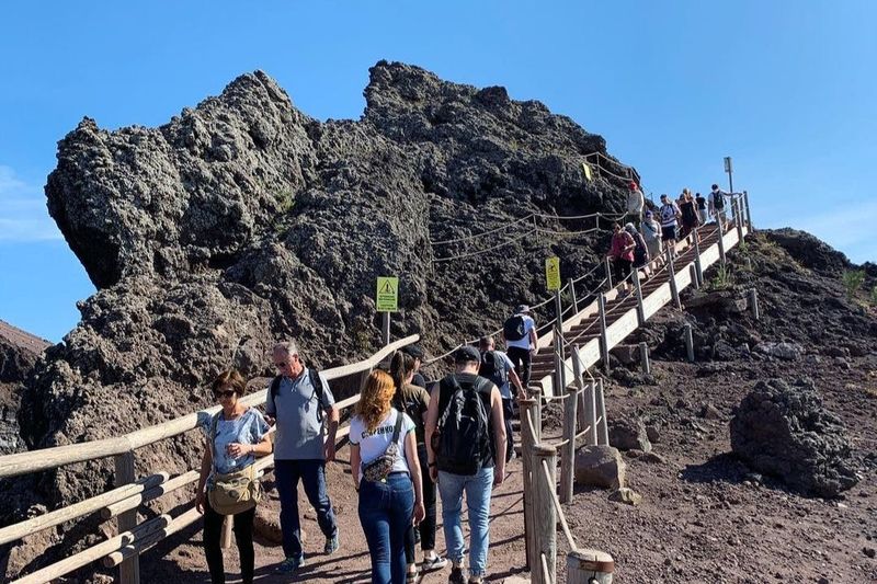 Billets coupe-file pour le mont Vésuve avec guide