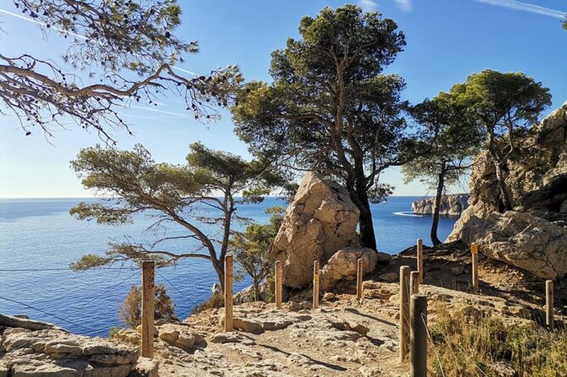 Randonnée dans le Parc National des Calanques au départ de Marseille