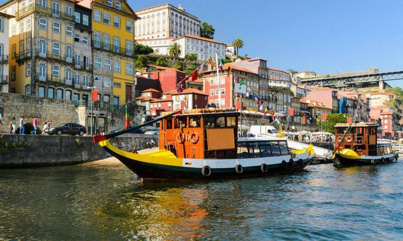 Visite de Porto en tuk-tuk et croisière des six ponts sur le fleuve Douro
