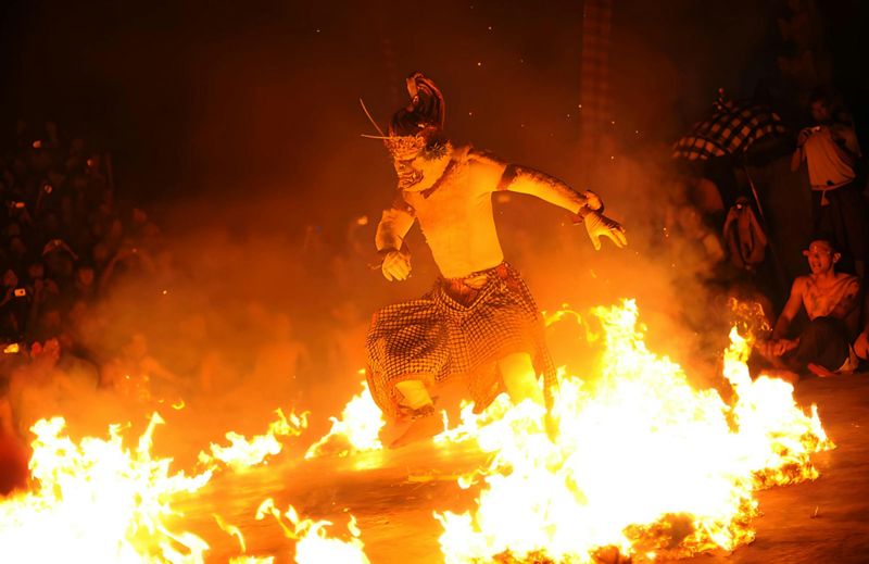 BALI Visite privée de Tanah Lot, coucher de soleil sur le temple d'Uluwatu et danse Kecak