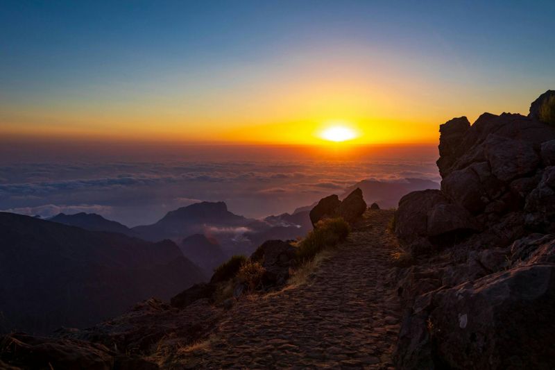 Lever du soleil depuis Pico do Arieiro avec petit-déjeuner local