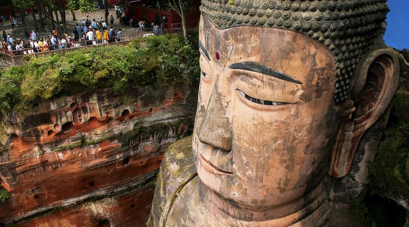 Billet Visite privée d'une journée du Bouddha géant et de la vieille ville de Huanglongxi au départ de Chengdu