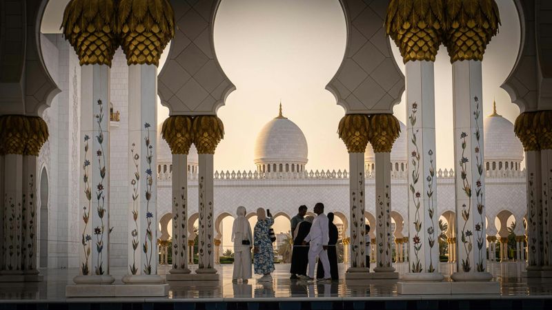 Aventure Aladdin à Abu Dhabi avec la tour Etihad et Qasr Al Watan