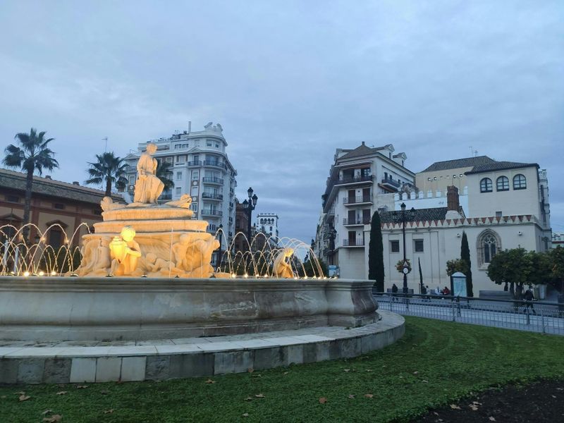 Visite des archives des Indes de Séville, de la Torre del Oro et de l'église de Salvador