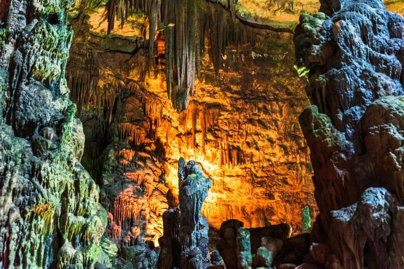 Visite des grottes de Castellana avec croisière en bateau à Polignano a Mare