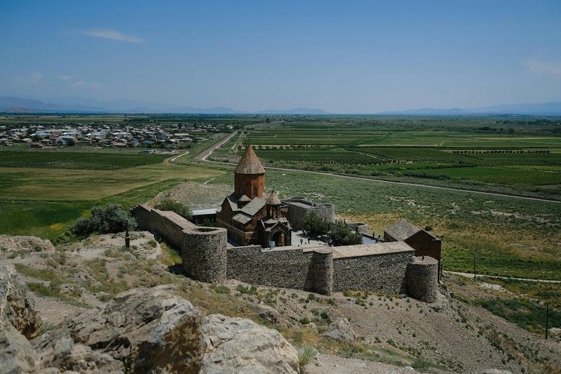 Visite privée de Khor Virap et du monastère de Noravank avec dégustation de vin
