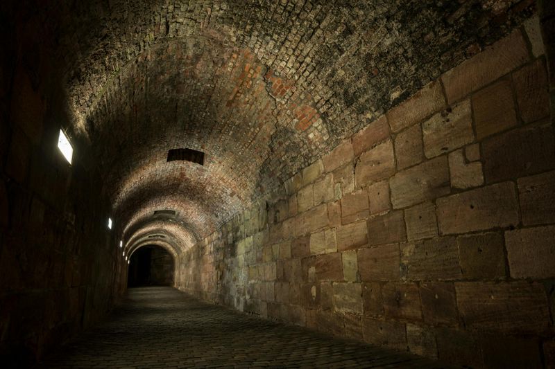 Passages défensifs et secrets sous le château de Nuremberg