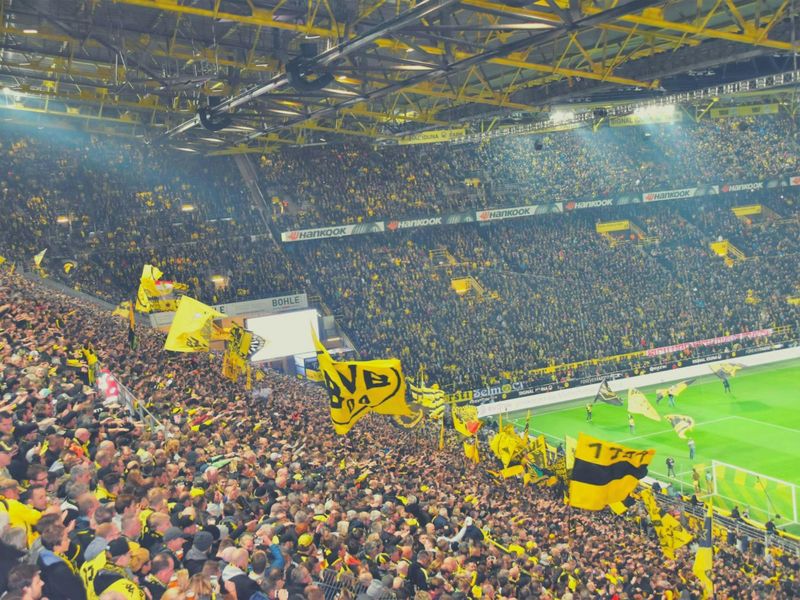 Billet pour un match de football du Borussia Dortmund au Signal Iduna Park
