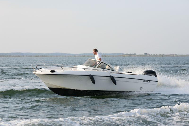 Location de bateau - Bénéteau Ombrine 630 (Motorboat)