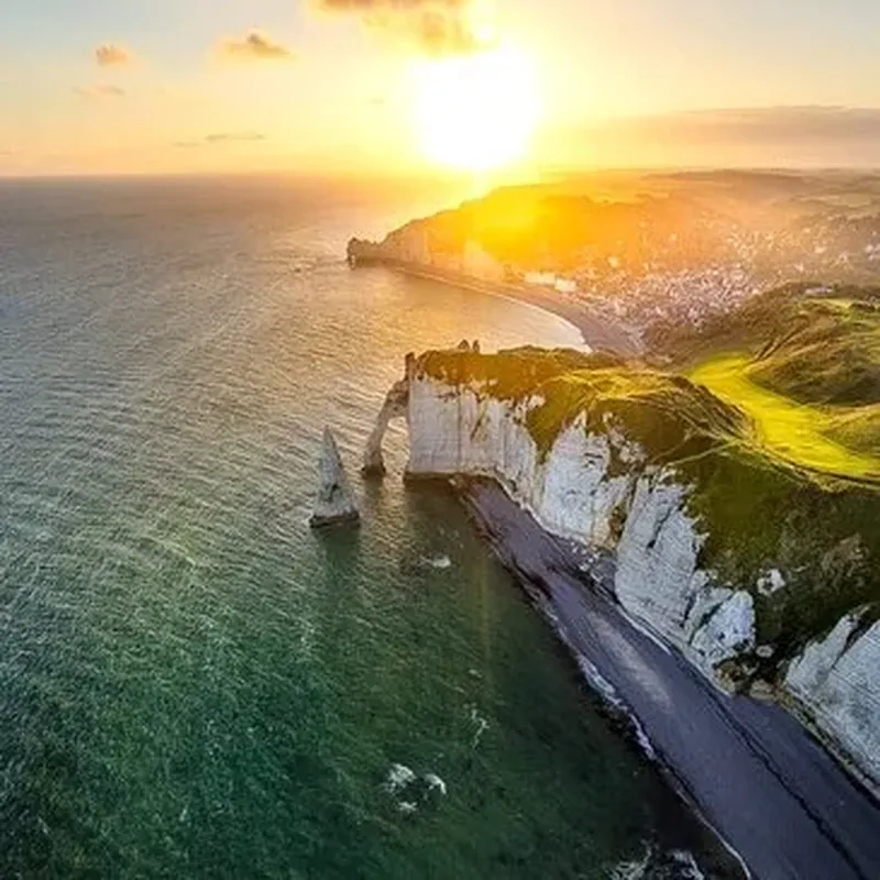Week-end Baptême en Hélicoptère - Survol des Falaises d'Etretat