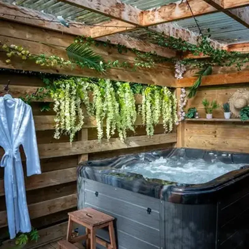 Billet Lodge avec Spa Privatif près de Caen