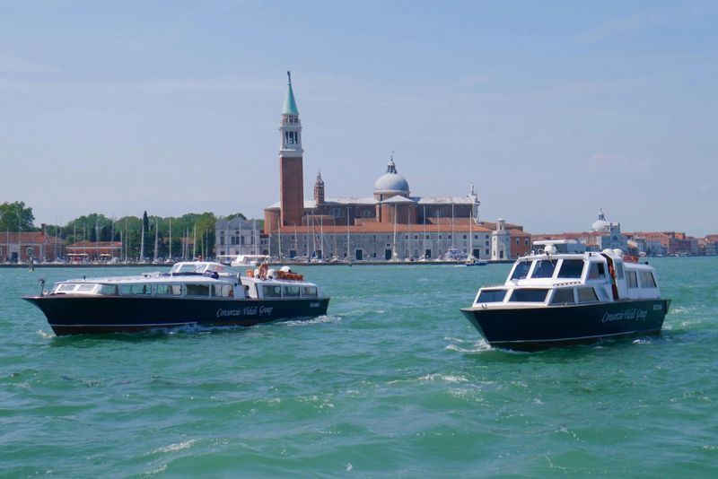 Transfert en bateau de Piazzale Roma à San Marco avec guide