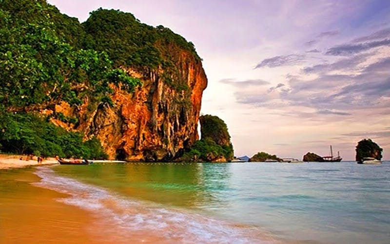 Billet Krabi : Visite de la grotte de Phranang au coucher du soleil avec plongée nocturne en bateau à longue queue