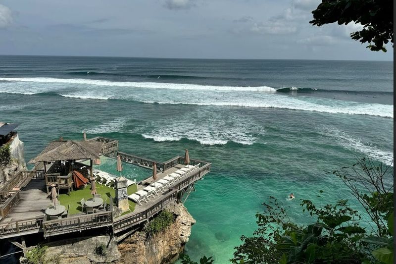 Temple d'Uluwatu, danse du feu Kecak et plage de Suluban : Visite guidée + transfert