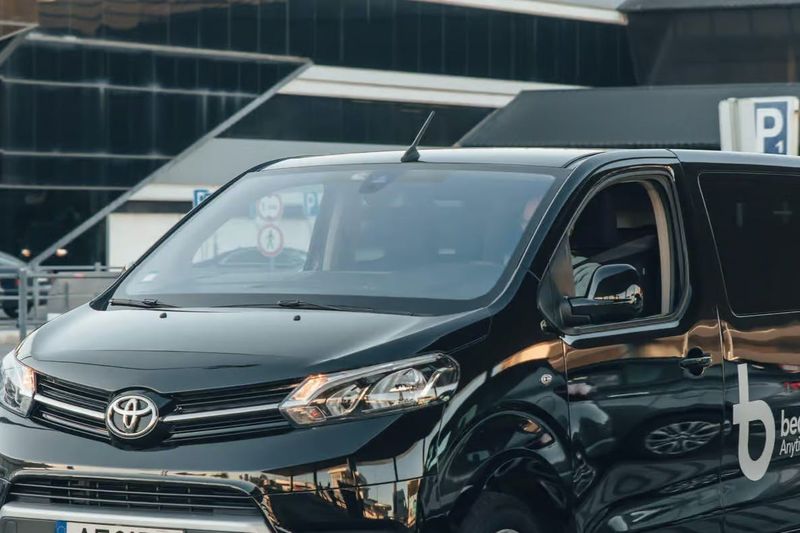 Lisbonne : Transfert privé vers/depuis l'aéroport et le centre ville