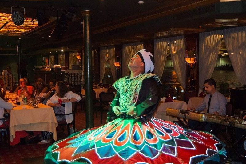 Le Caire : Dîner-croisière sur le Nil Memphis + spectacle + transferts privés