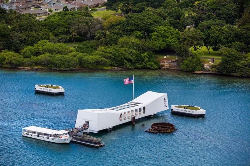 Pearl Harbor, USS Arizona Memorial & Honolulu City Tour
