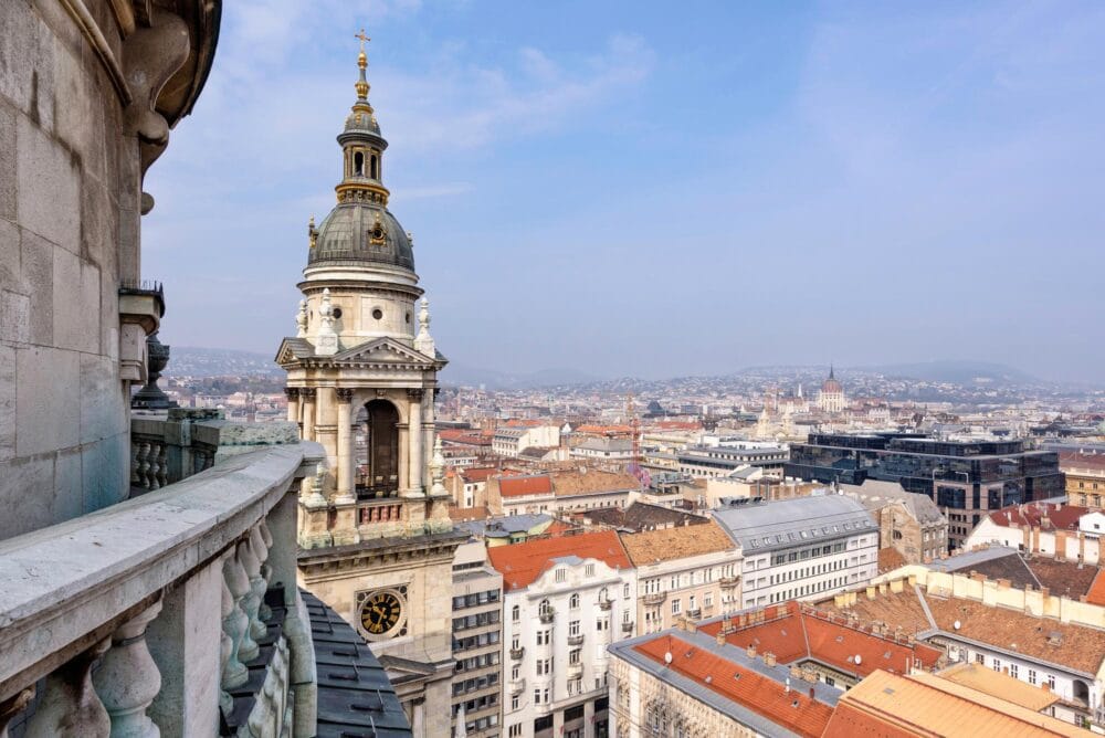 Vue depuis la Basilique Saint-Étienne à Budapest