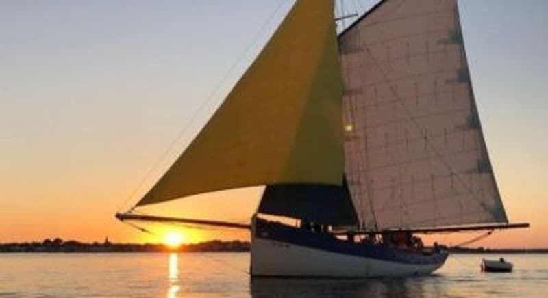 Billet Croisière en voilier dans la baie de Quiberon au coucher de soleil depuis Arzon