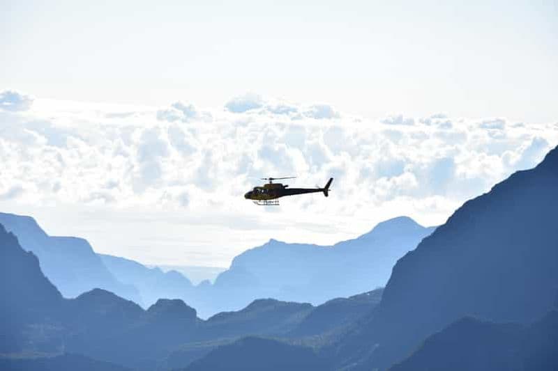 Billet Survol en hélicoptère des volcans et cirques de La Réunion depuis St Pierre