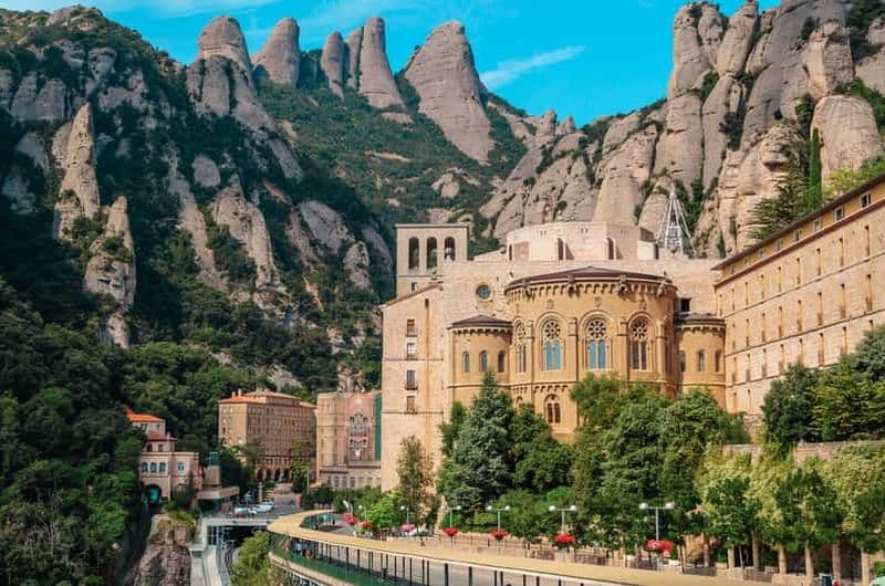 Billet Visite privée de Montserrat, vignoble biologique et déjeuner gastronomique