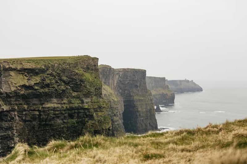 Billet Au départ de Galway : Excursion guidée d'une journée aux falaises de Moher et au Burren