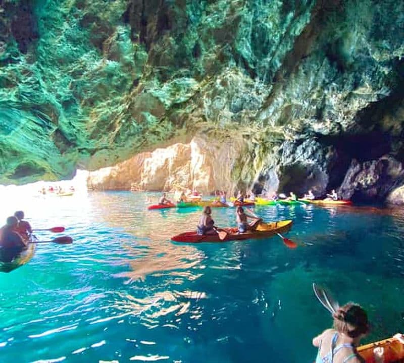Billet La Herradura : excursion en kayak et plongée en apnée sur les falaises de Maro